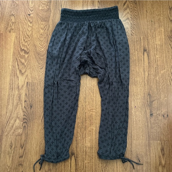 Hei Hei Anthropologie Gray geometric Pattern harem Pants Medium unique comfy - Picture 3 of 10